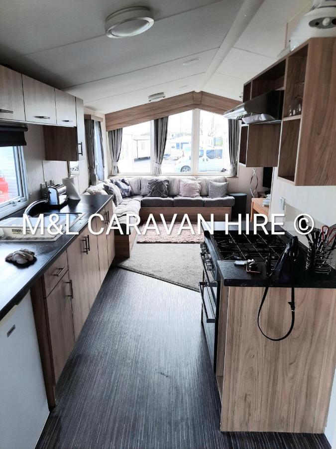Blue Dolphin Holiday Park Gristhorpe Екстериор снимка